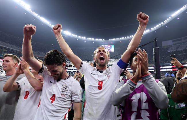 Festejo de Inglaterra después de vencer a México