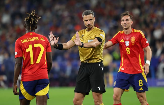 Slavko Vinčić pitando ante España