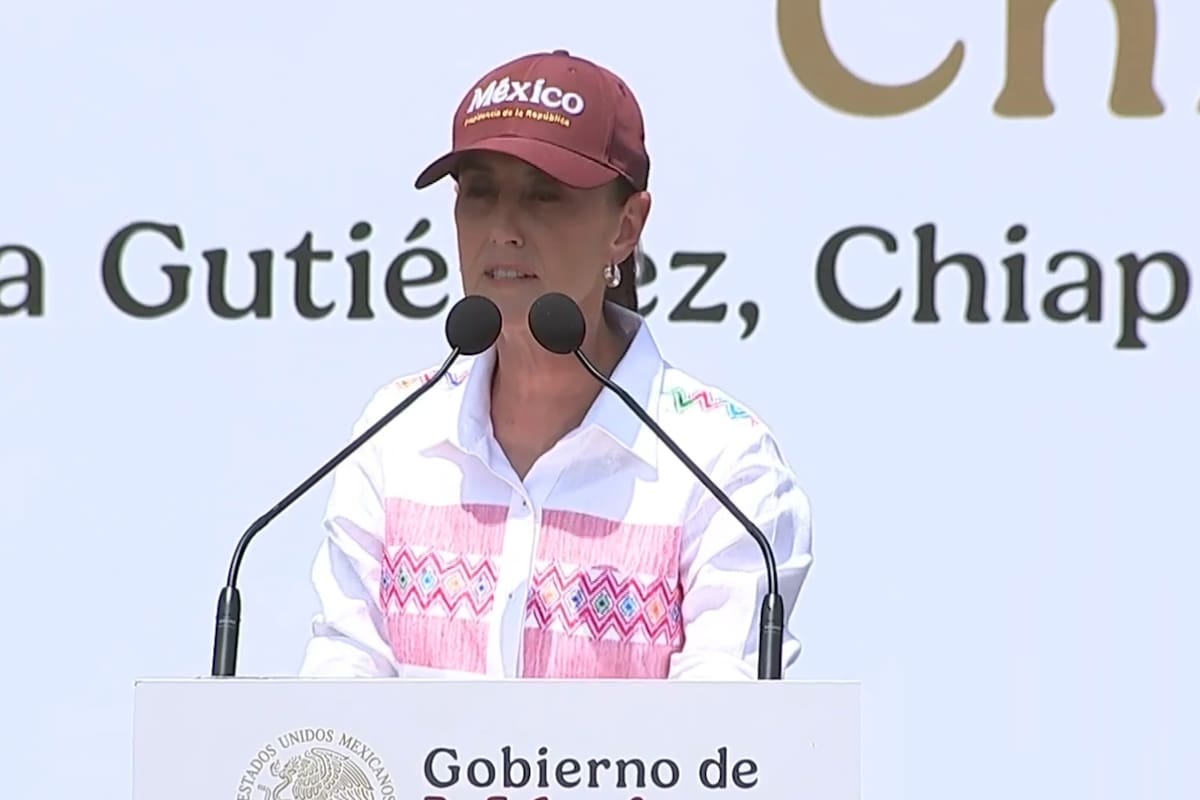 Photo: wradio.com.mx President Sheinbaum to Introduce New Textbooks After Poor PISA Scores