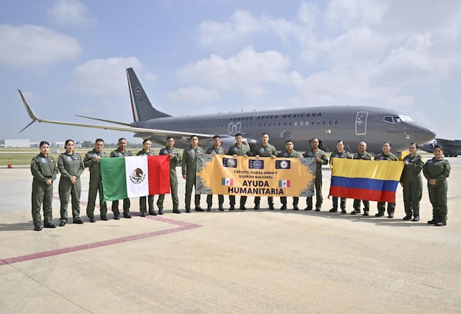 Este miércoles despegó el primer vuelo de las Fuerzas Armadas de México con ayuda humanitaria para Colombia tras la tragedia que dejó el sismo de magnitud 7.4