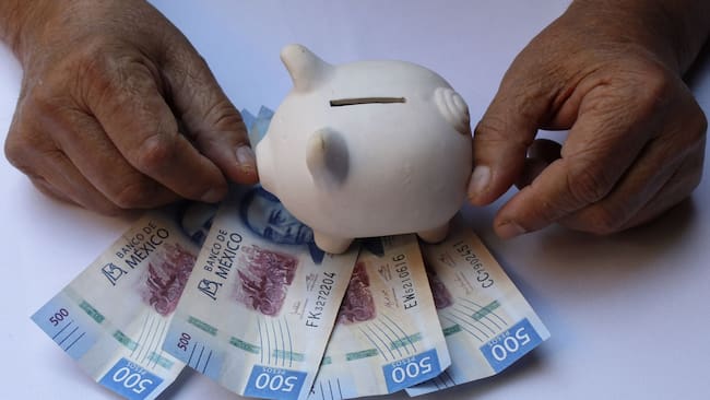¿Sabes cuál es la diferencia entre pensión y jubilación? El IMSS explica qué significa cada concepto, quién puede recibir una pensión y cómo influye en tu retiro en 2026.