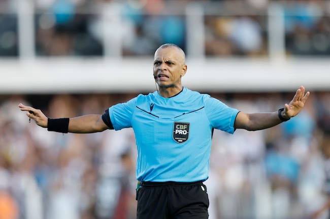 FIFA árbitro brasileño