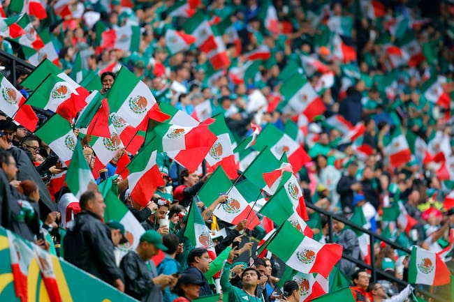 Aficionados mexicanos previo al juego ante Inglaterra