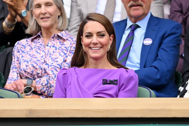 Kate Middleton saludando