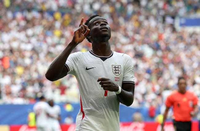 Celebración de Bukayo Saka ante Francia