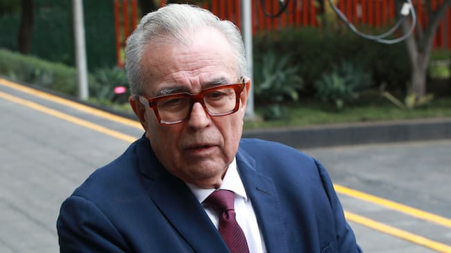 Rubén Rocha Moya enfrenta acusaciones en EE.UU por presunto narcotráfico. El gobernador de Sinaloa es señalado por vínculos con el Cártel de Sinaloa en una investigación que escala a nivel internacional.