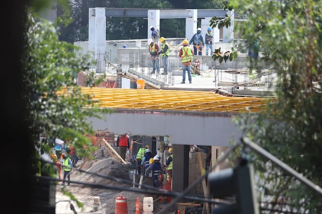 El personal de salud del Hospital Xoco, señala que las obras que se realizan en el hospital representan un foco de infección por la volatilidad del material de la obra.