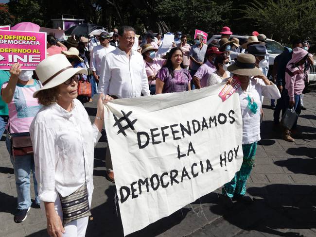 Manifestación en defensa de la democracia no será marcha, “nos vamos directo al Zócalo”: FCN
