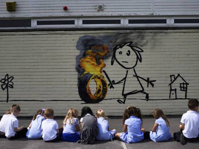Banksy regala una obra suya a escuela primaria de Bristol